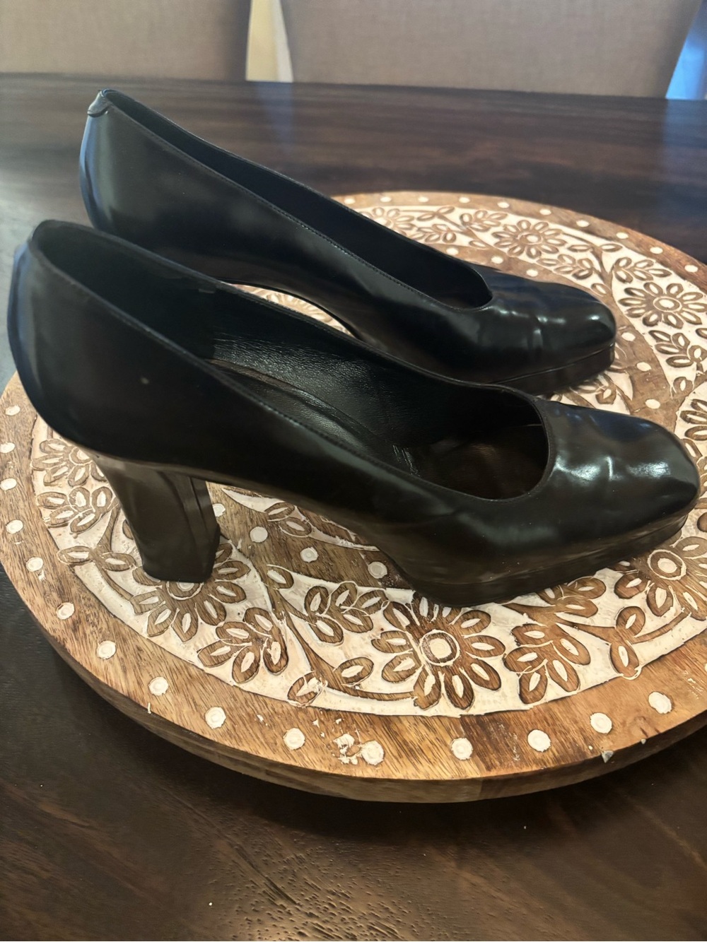 Brown’s chunky heel square toe